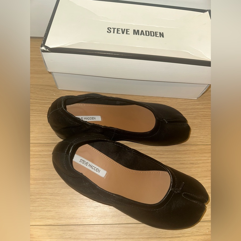 Steve Madden Black Women's Tabi Ballet Flats